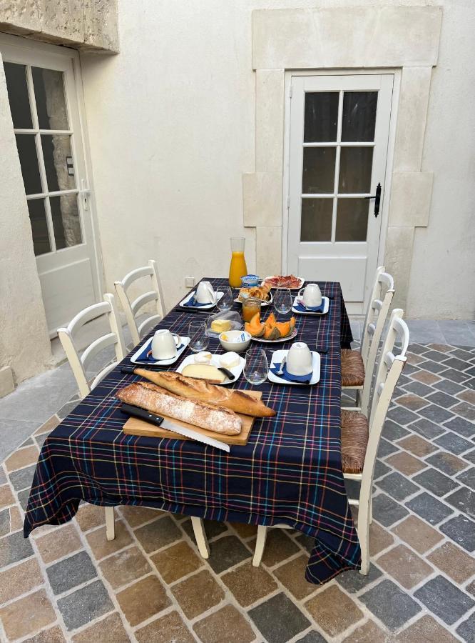 Le Regardeur Bed & Breakfast Saint-Remy-de-Provence Exterior photo